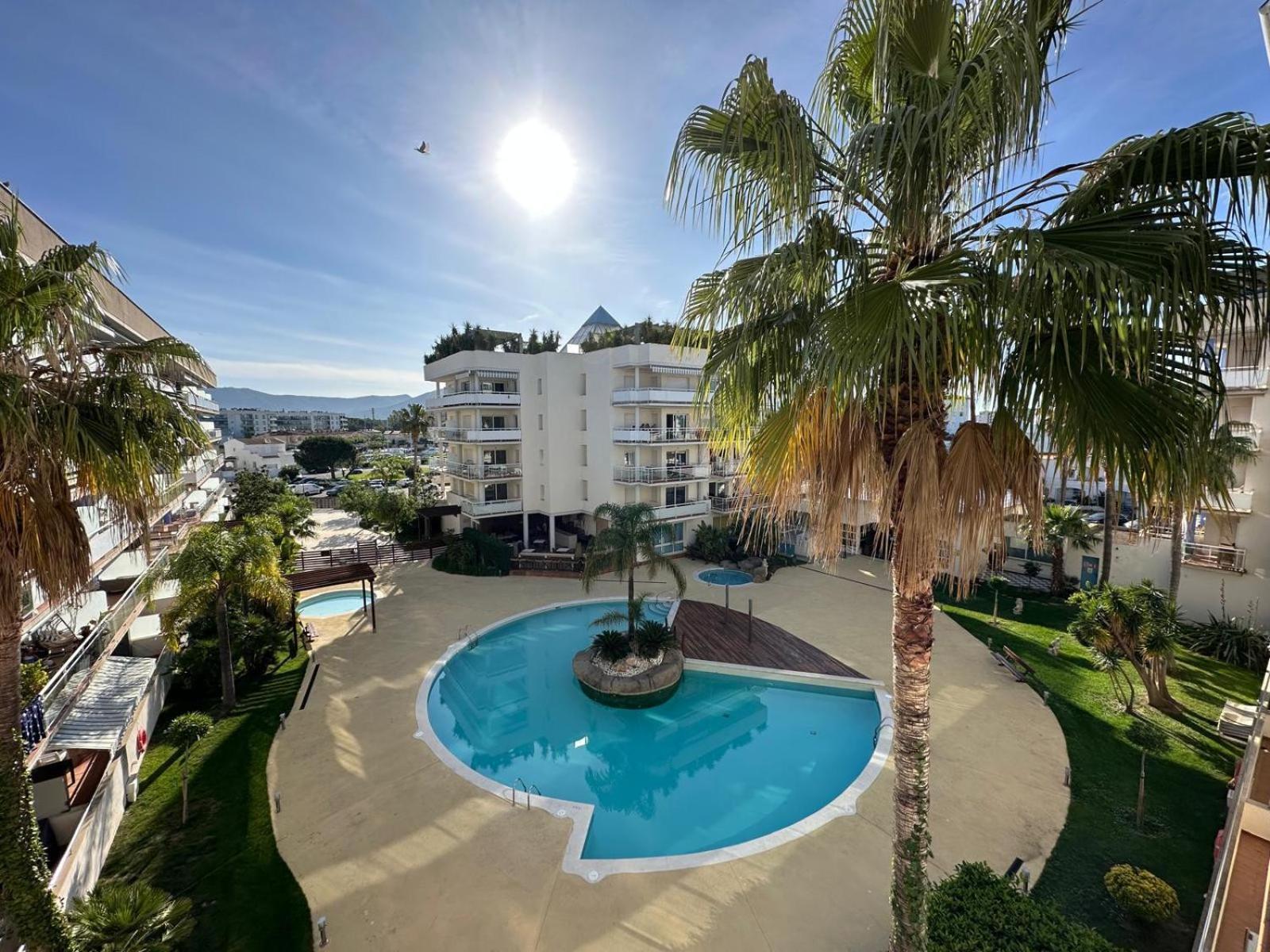 Bonito Piso En Roses Con Piscina Y Parking Av-66 Lejlighed Eksteriør billede